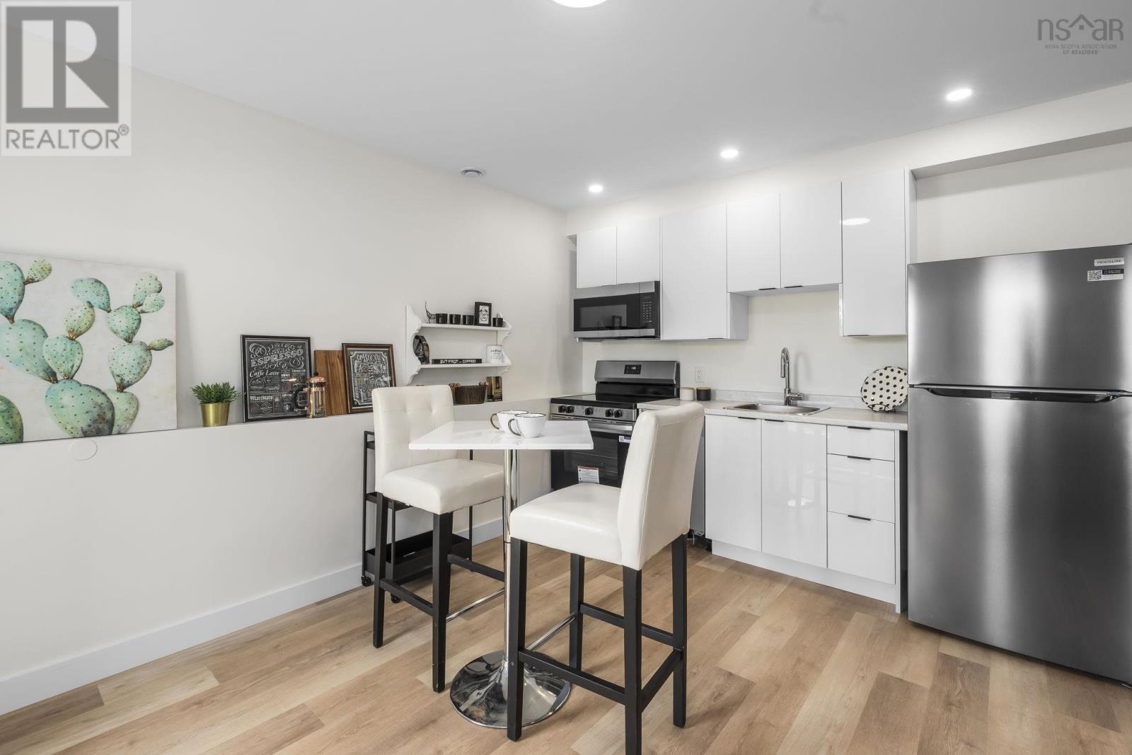 42 Berm Street - 42