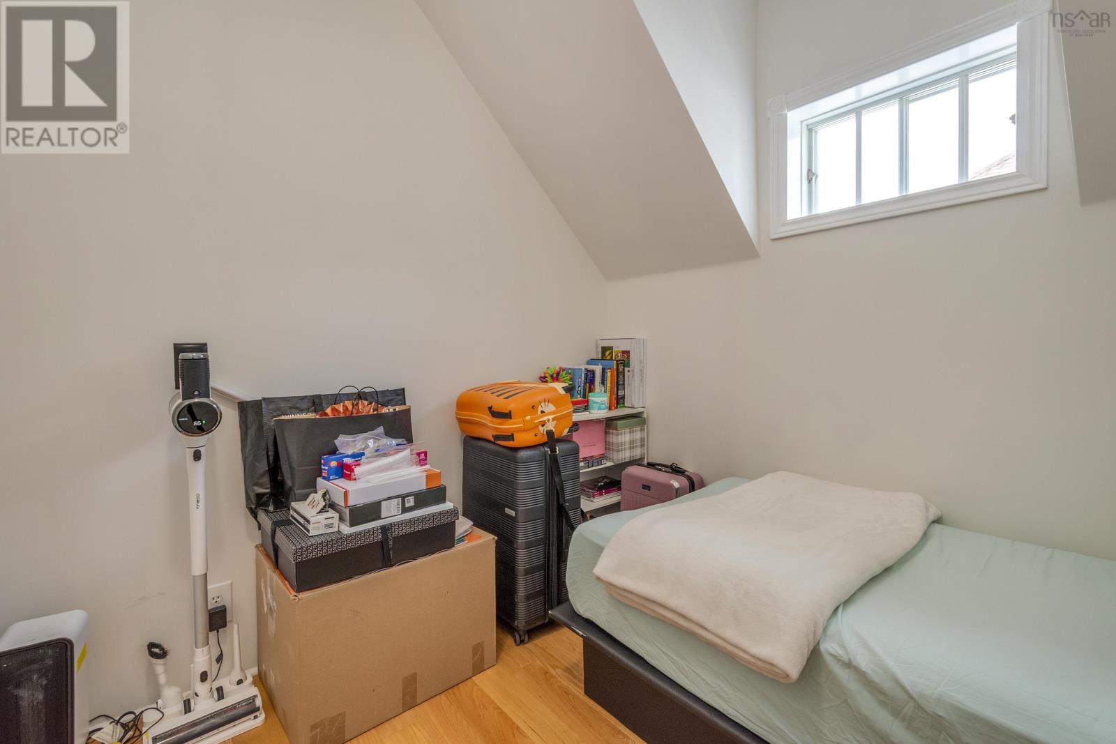 Property 31 of 49 of 453 Pleasant Street