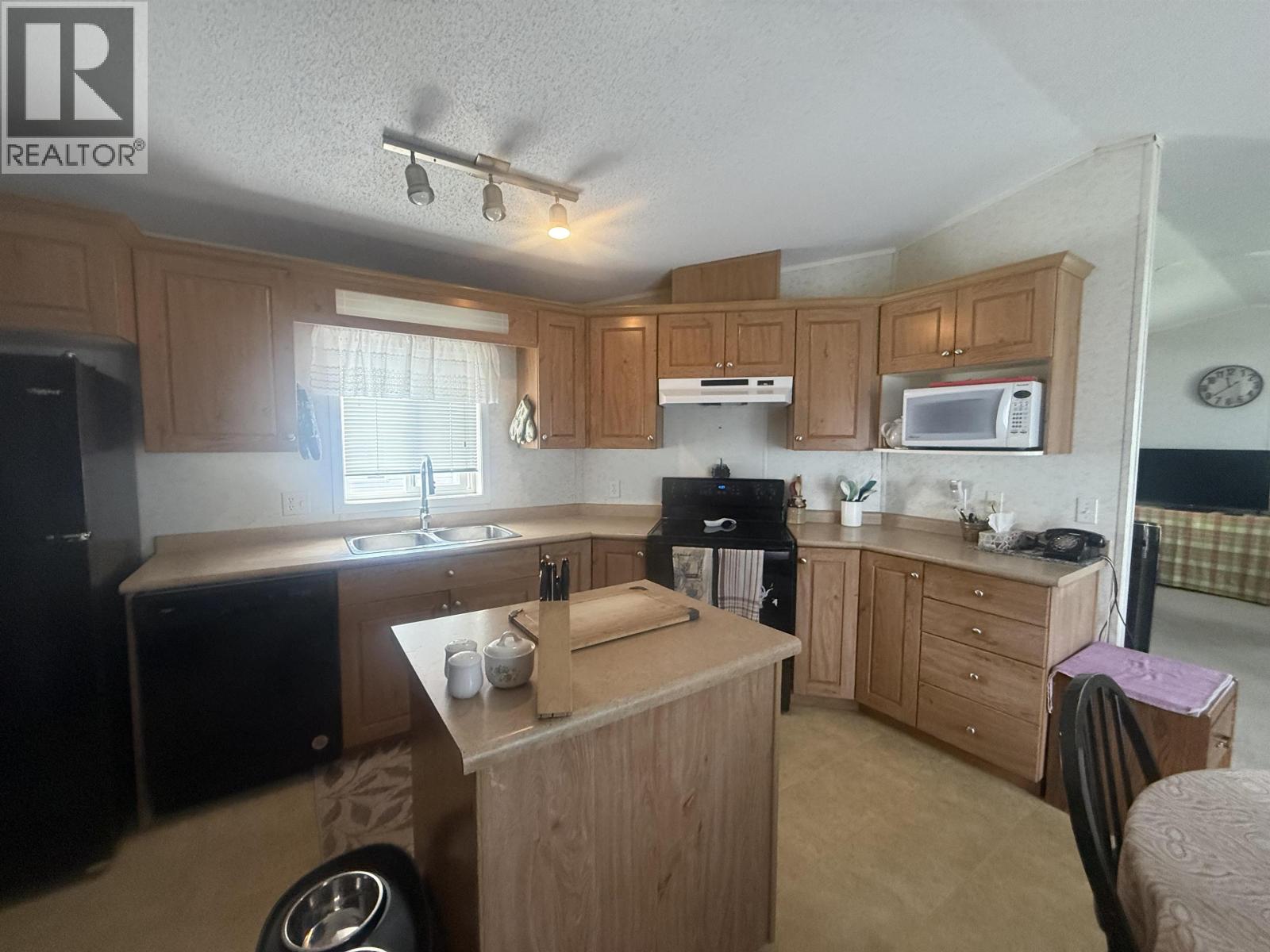 10055 100A STREET, Taylor — photo 2