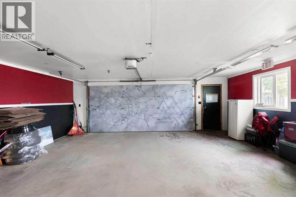1946 15 Avenue Southeast - Photo 33