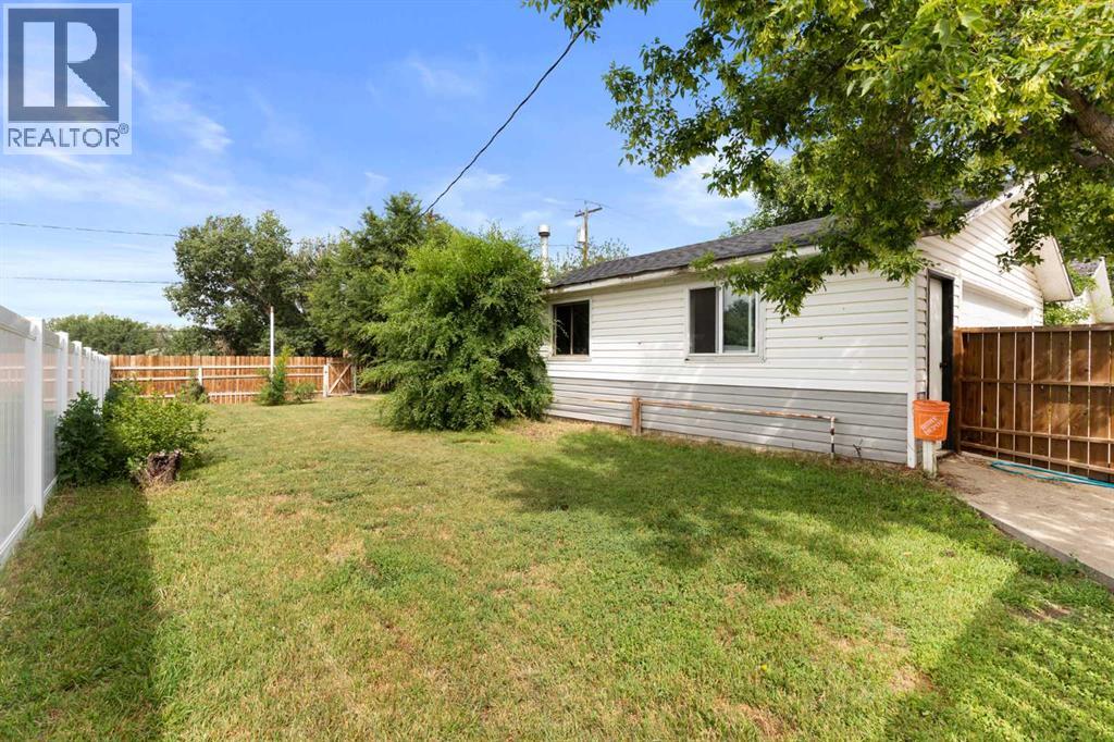 1946 15 Avenue Southeast - Photo 26