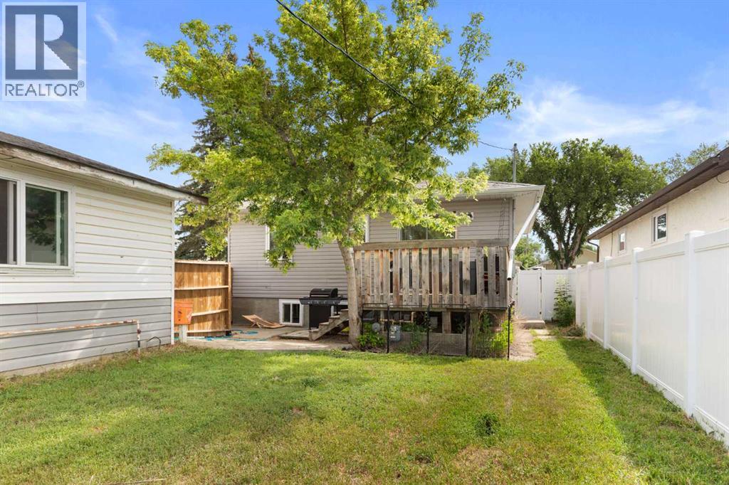 1946 15 Avenue Southeast - Photo 27