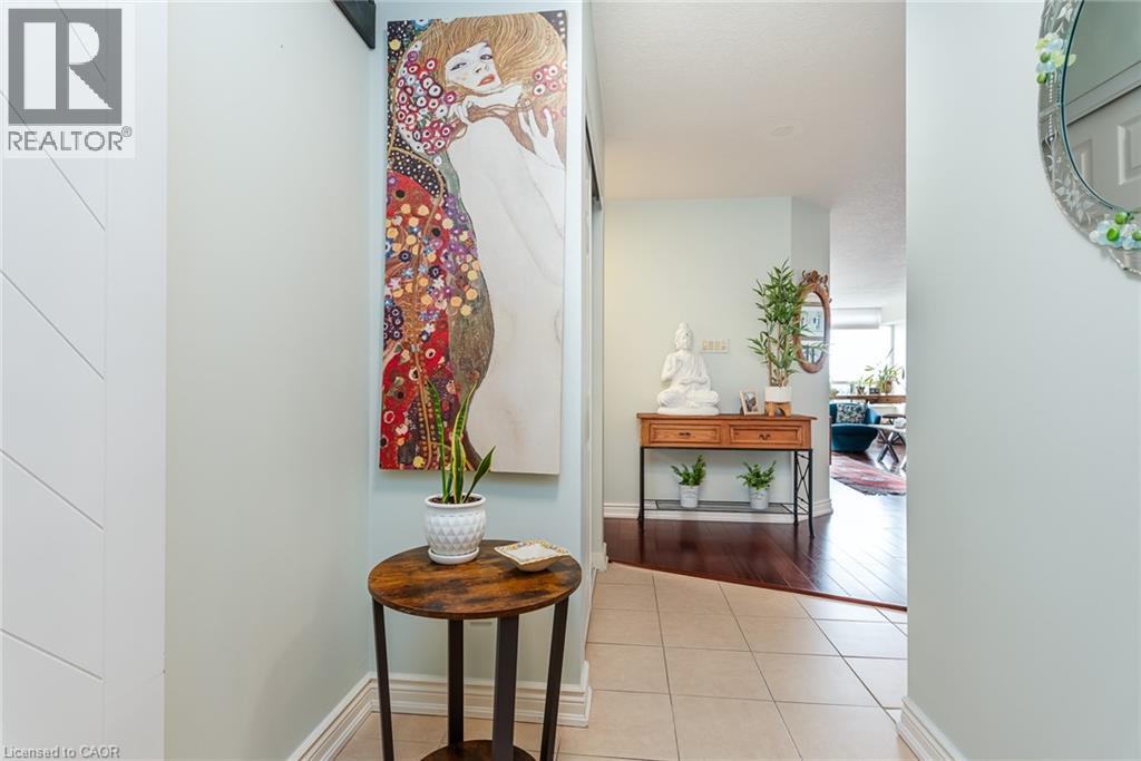 #1603 6 WILLOW Street - Image 8