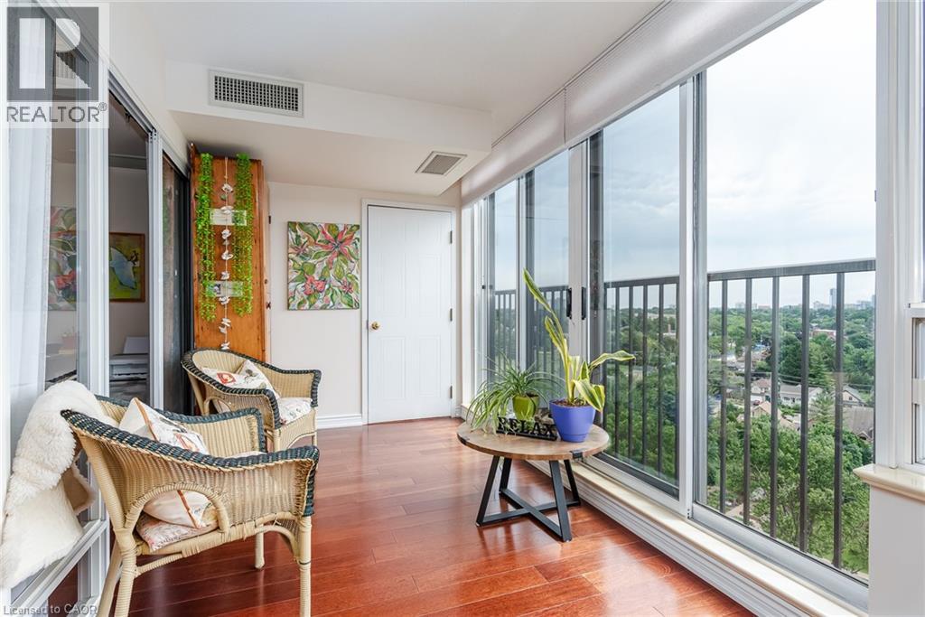 #1603 6 WILLOW Street - Image 23