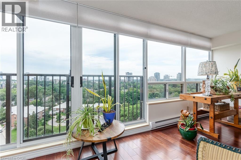 #1603 6 WILLOW Street - Image 24