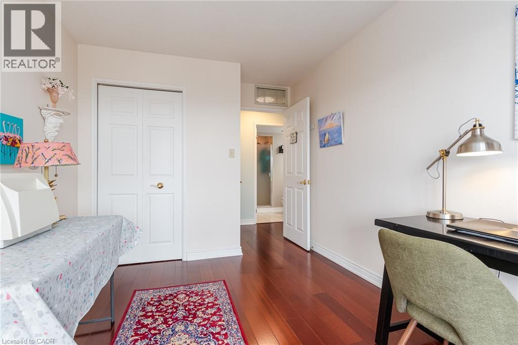 #1603 6 WILLOW Street - Image 32