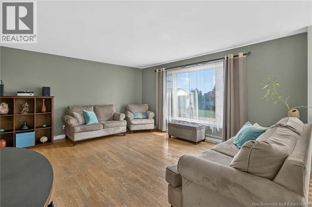 91 Old Oak Crescent - 2