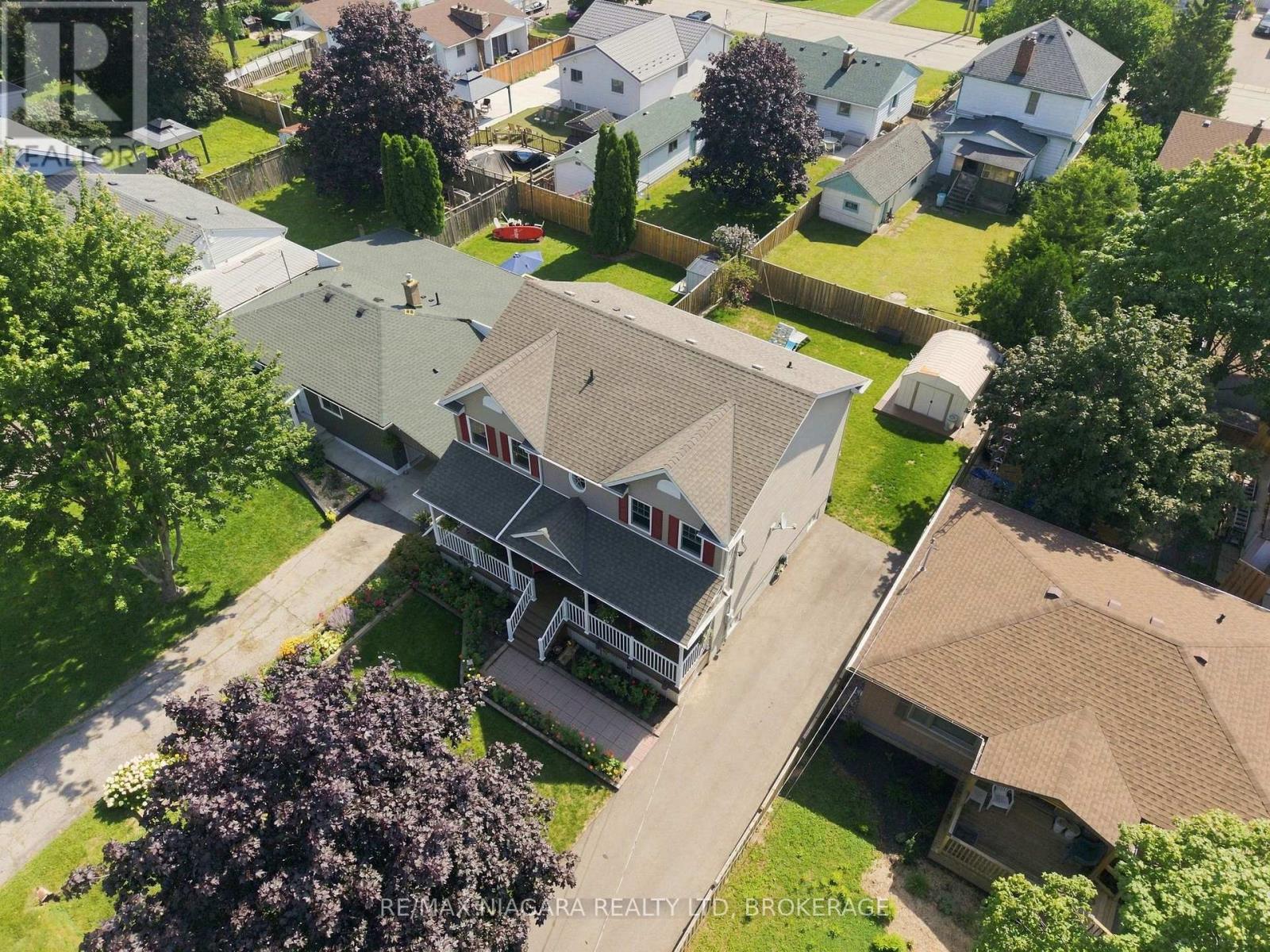 12 LAKEVIEW AVENUE - 37