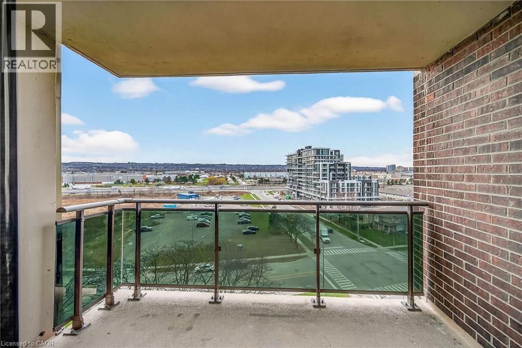#907 301 FRANCES Avenue - 24