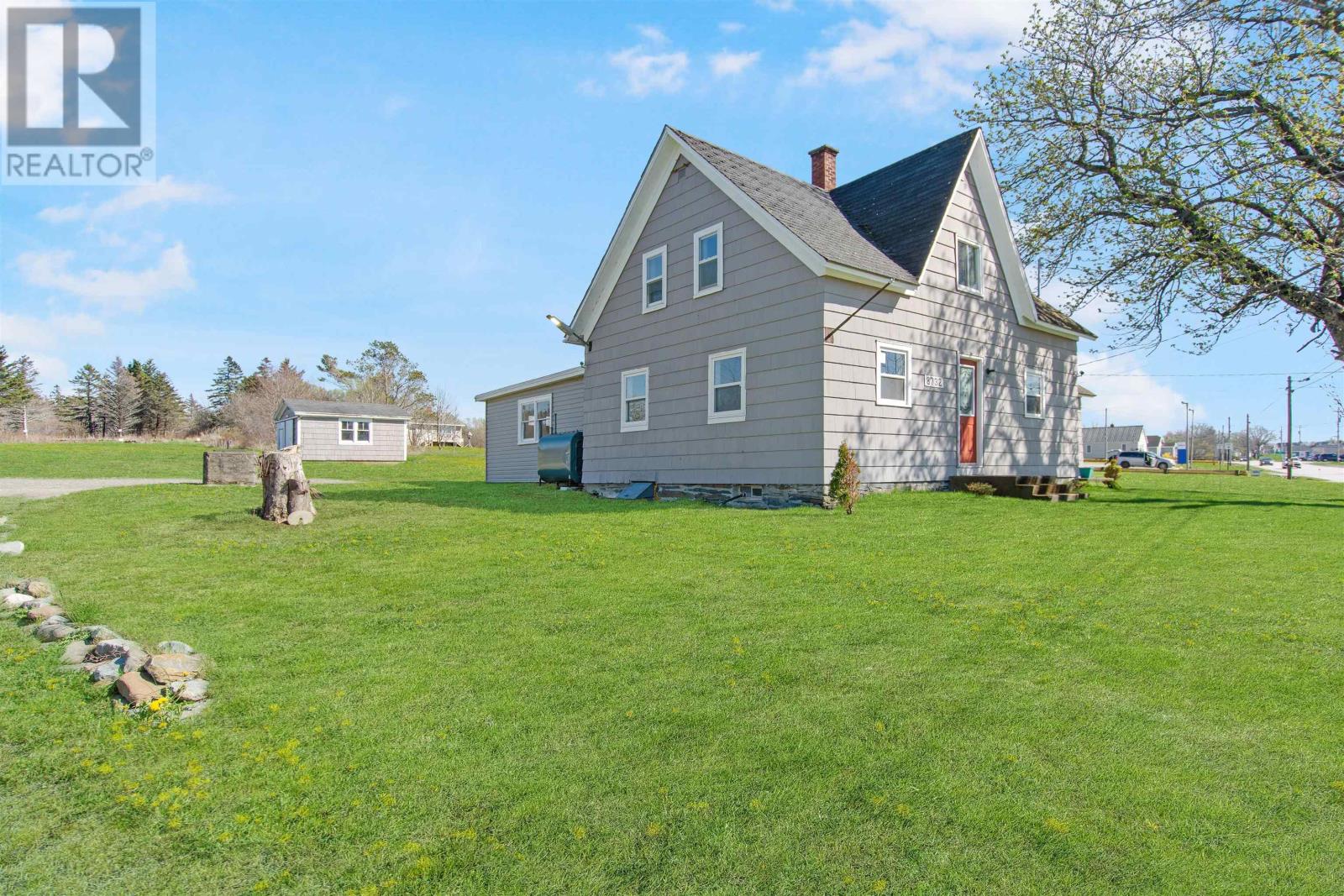 8732 Highway 1 - 35