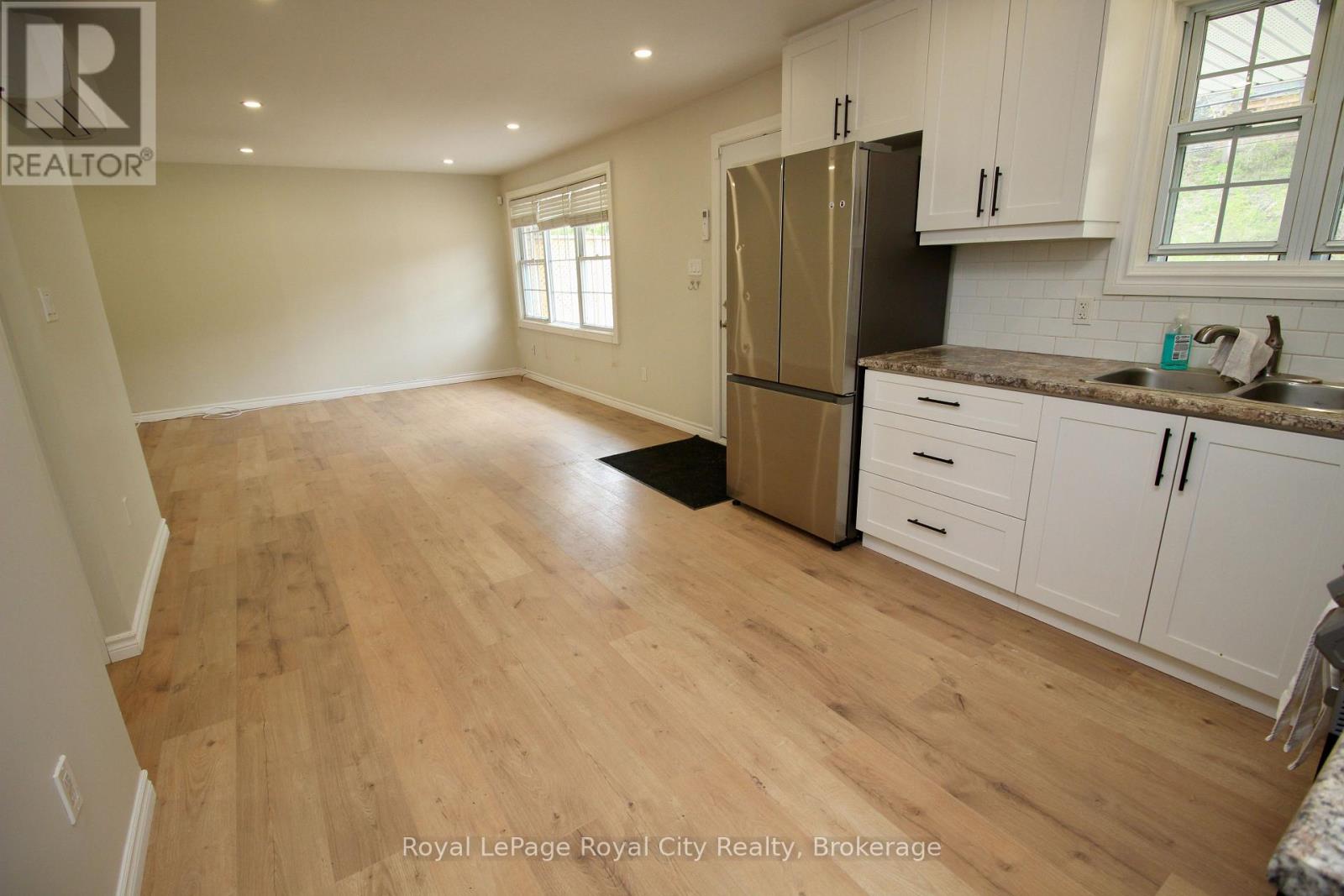 405 MAIN STREET S - 31