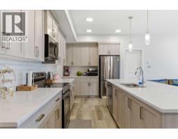 3417, 33 Carringham Gate NW - photo 11