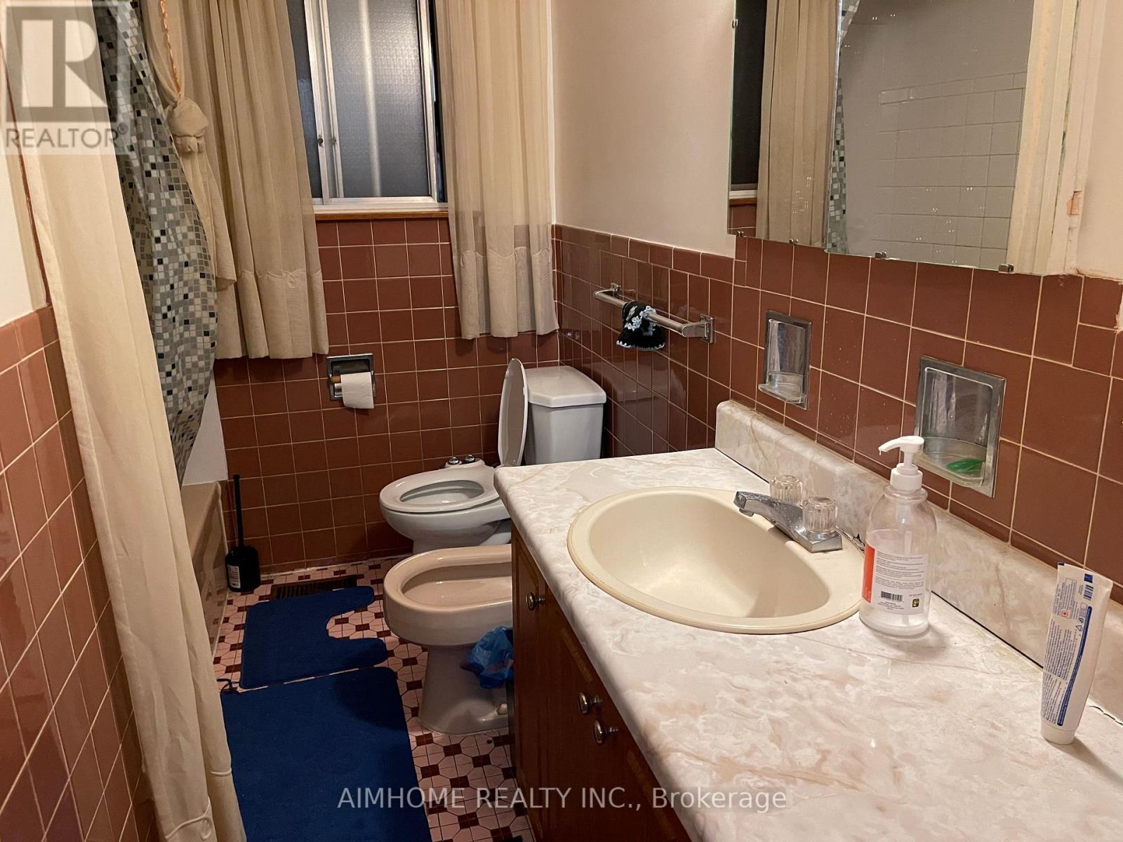 170 GRACEFIELD AVENUE - 13