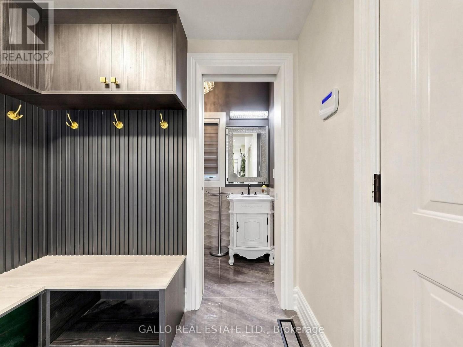 111 PONDMEDE CRESCENT - 17