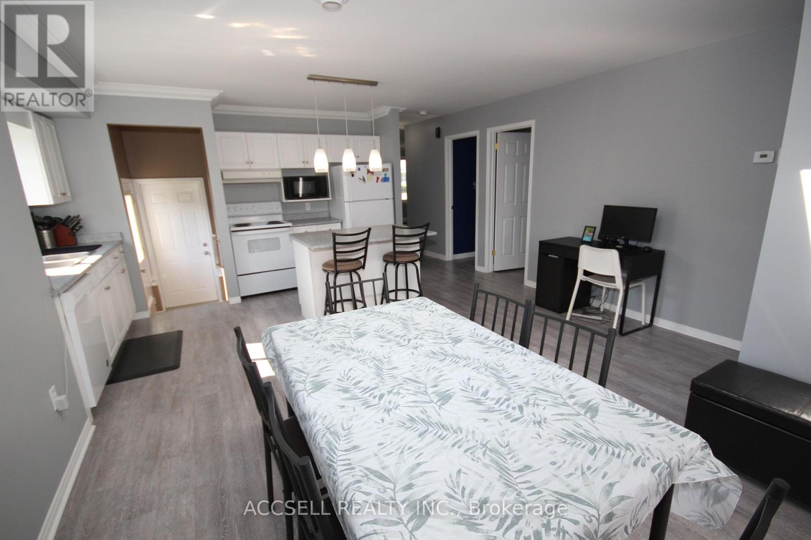 635 HIGHVIEW DRIVE - 11