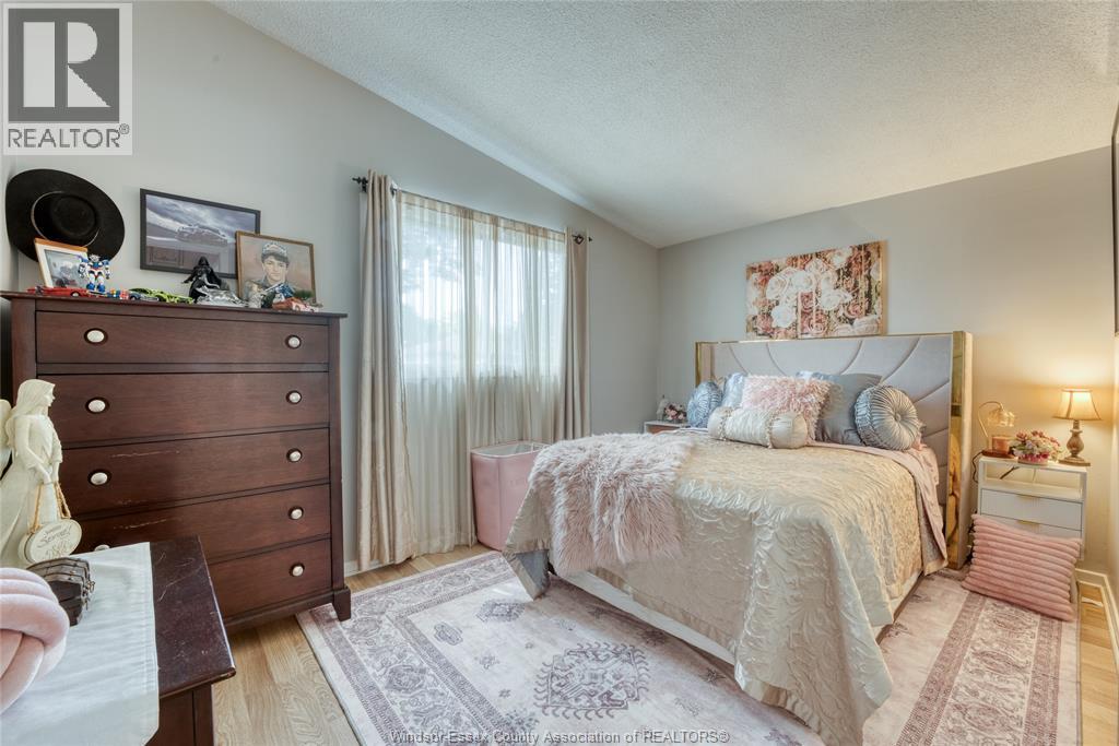 9435 RIDGE ROAD - 25