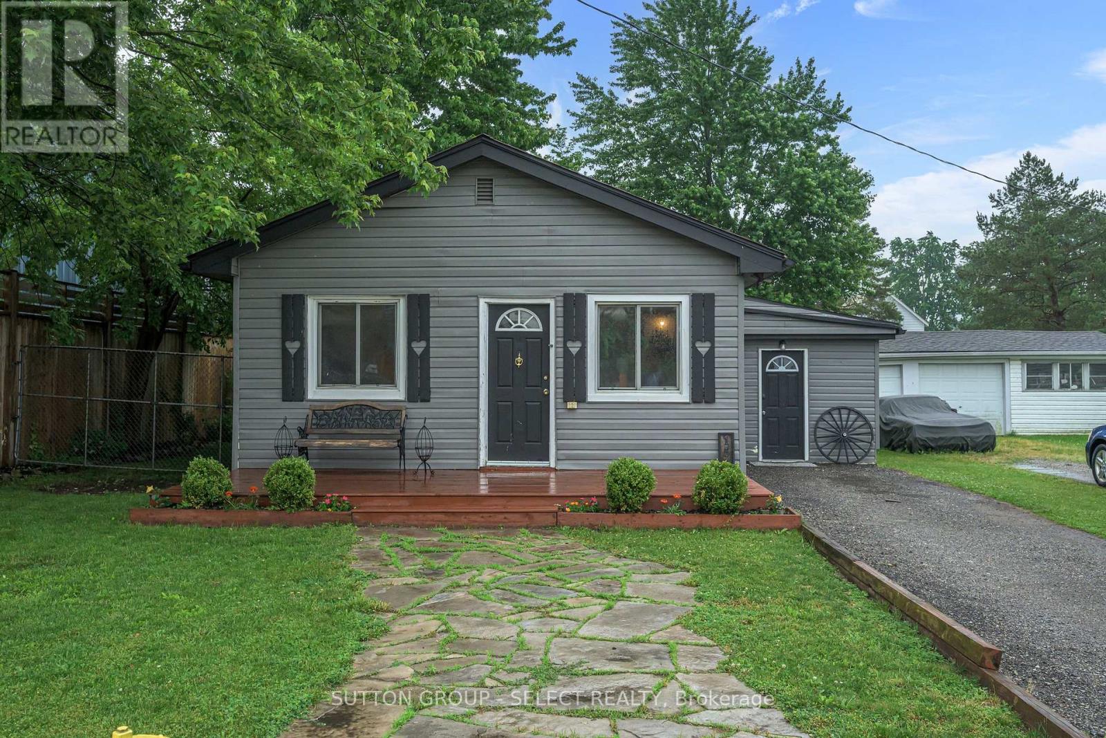 152 ELM STREET - 1