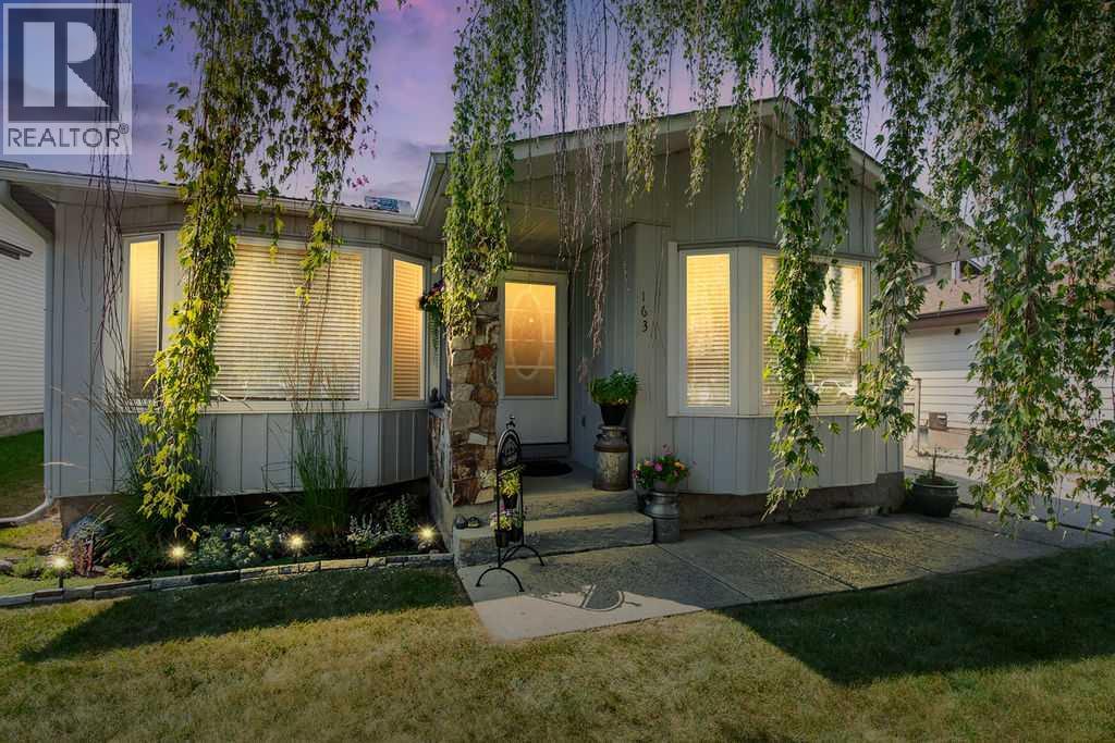 163 Woodburn Crescent - 1