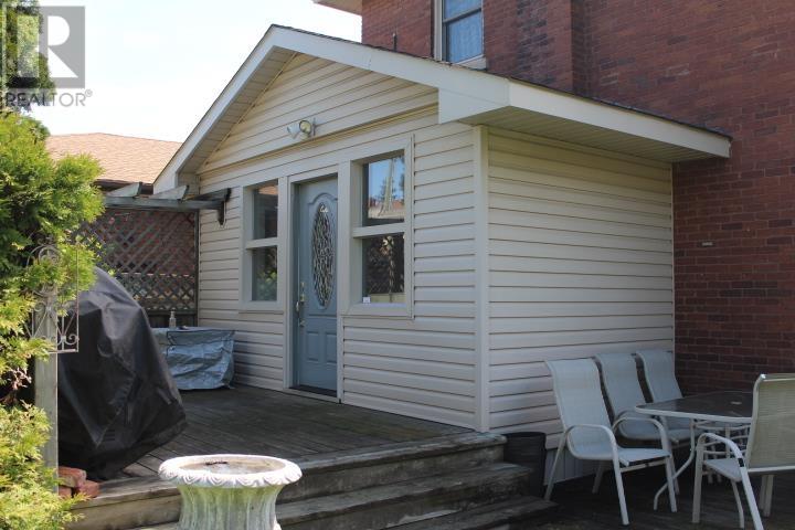 310 Algoma ST N - 3