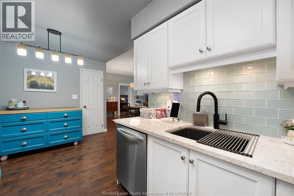 #203 4789 RIVERSIDE DRIVE East - 18