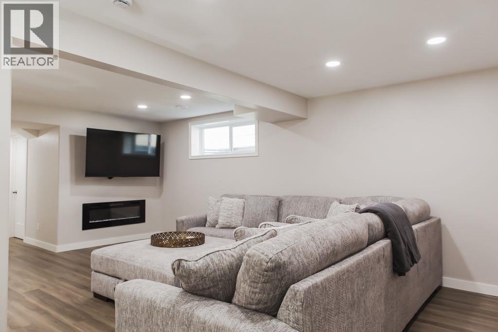 8852 96 Avenue - Image 34