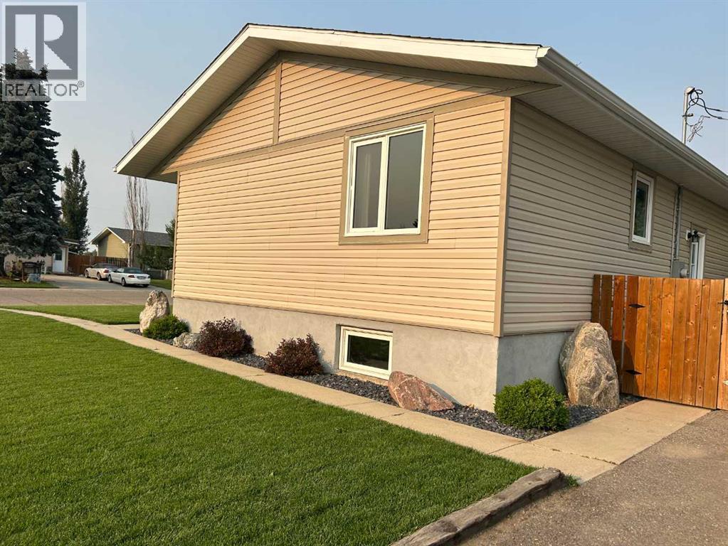 949 3 Avenue N - 4