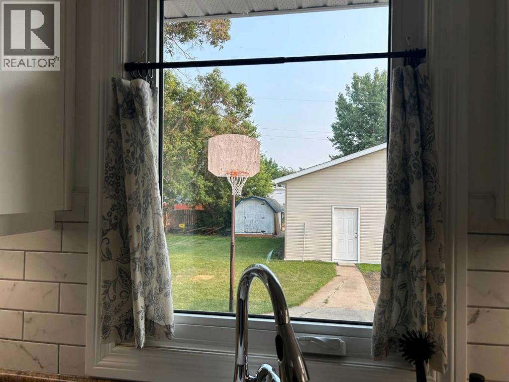 949 3 Avenue N - Image 13