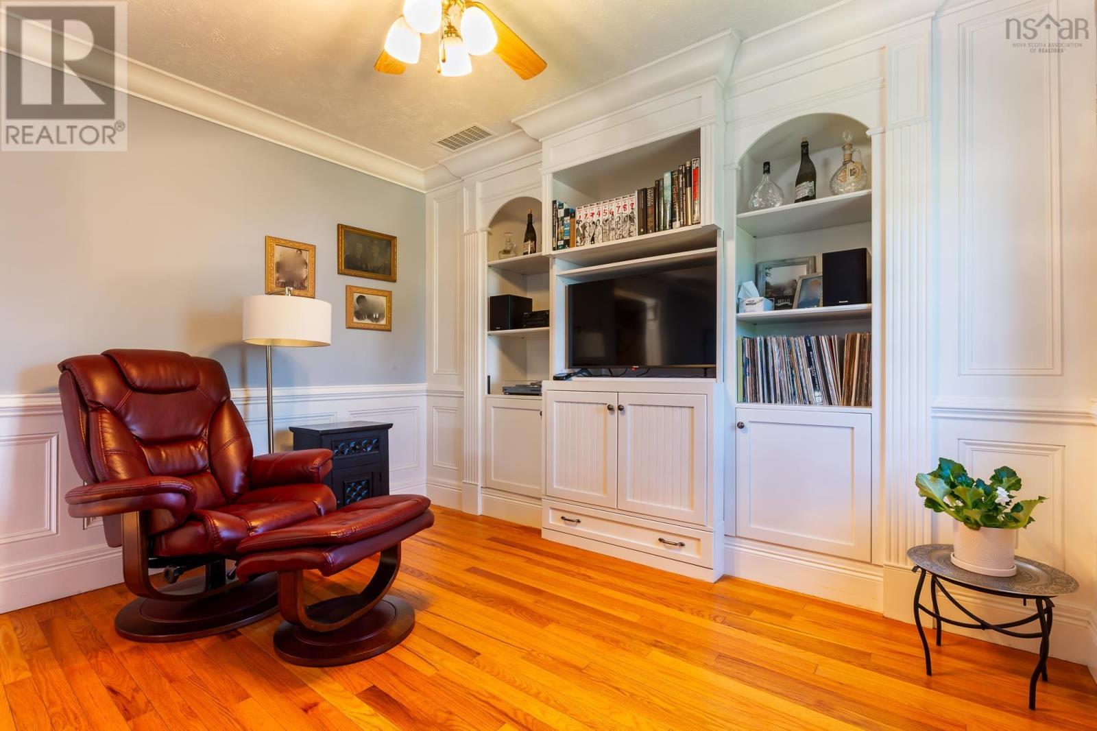 12 Waye Court - 15