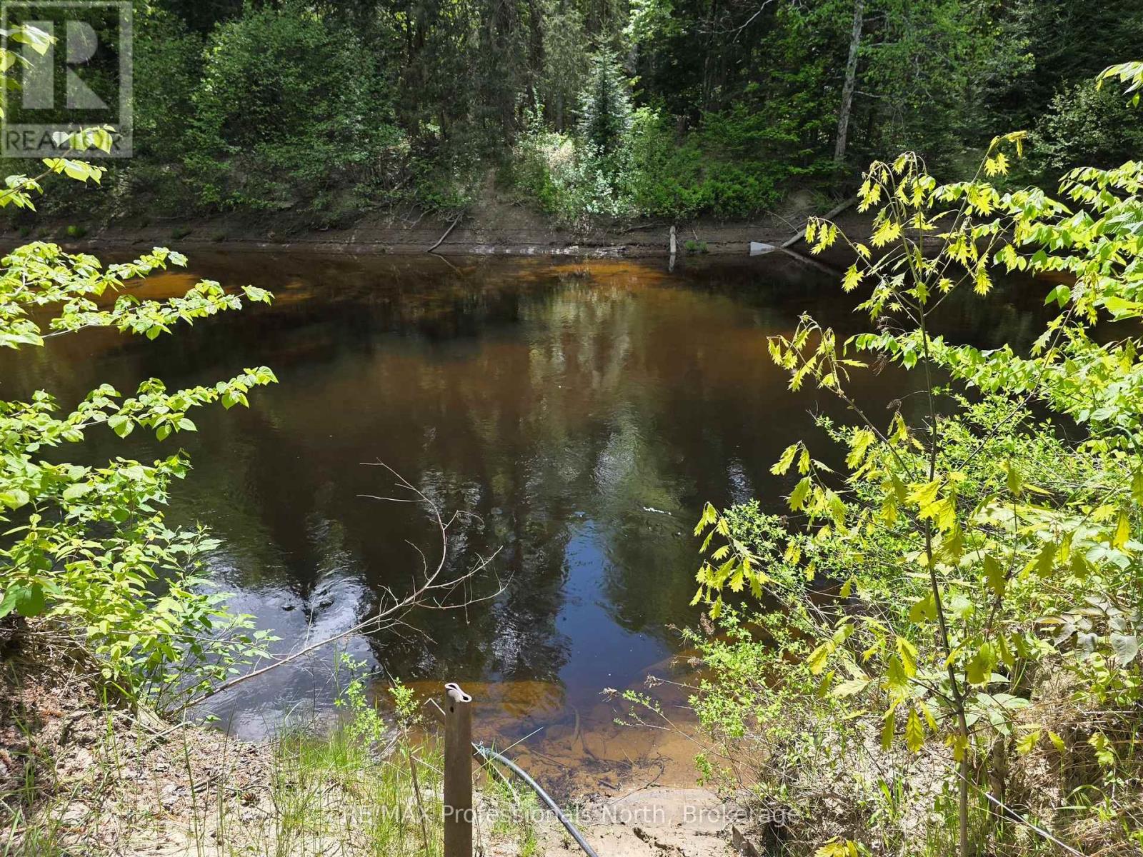 46 ROBERT ROAD W - 25