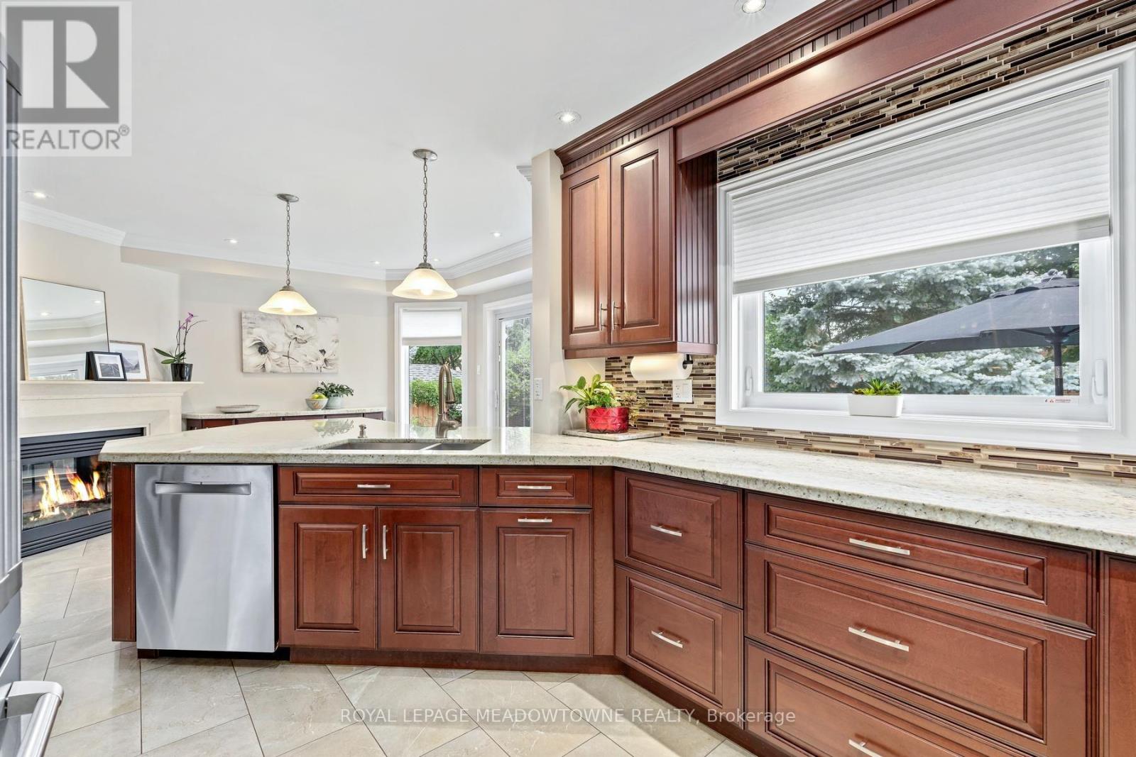 38 CHESTER CRESCENT - 12