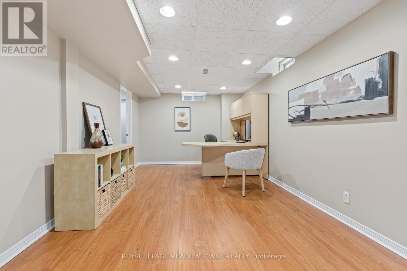 38 CHESTER CRESCENT - 37