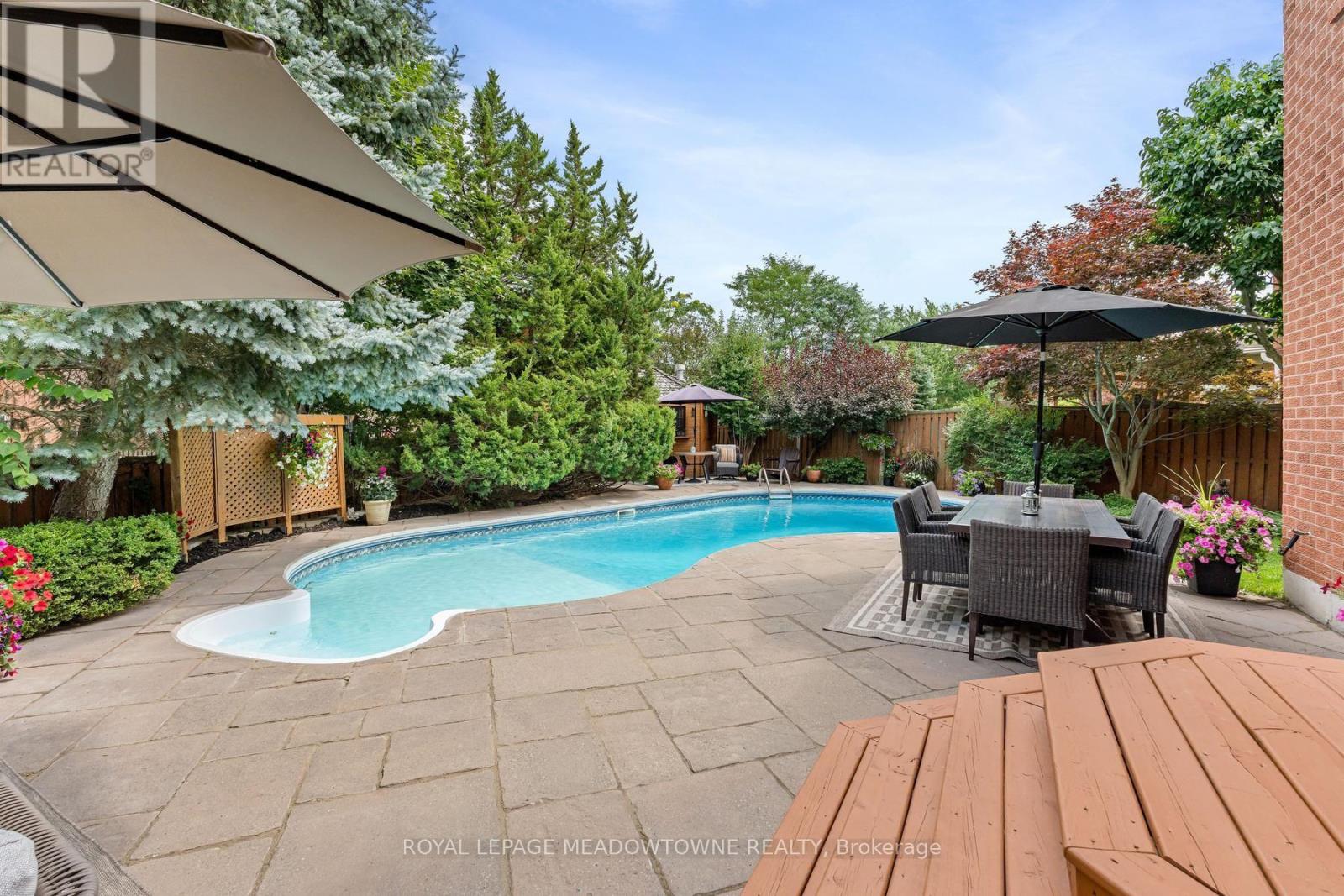 38 CHESTER CRESCENT - 41