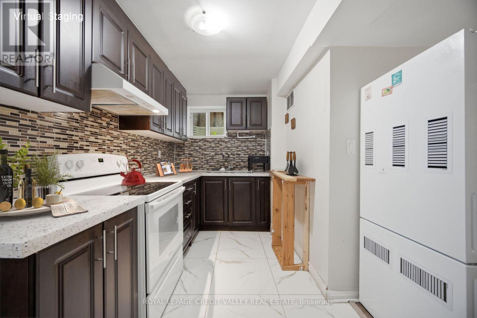 5 PORCHLIGHT ROAD - 36