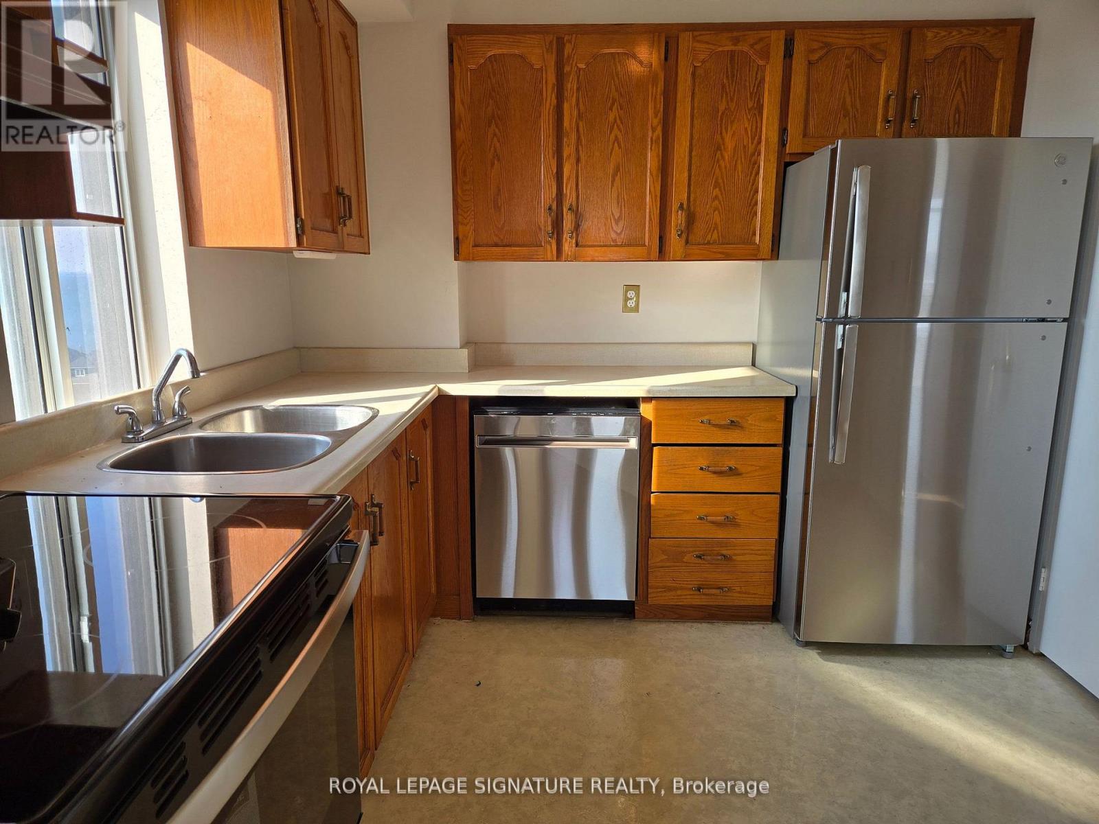 #907 301 FRANCES AVENUE - 13
