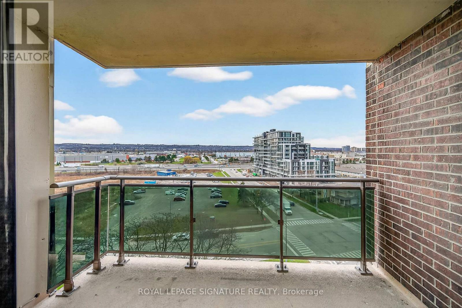 #907 301 FRANCES AVENUE - 25