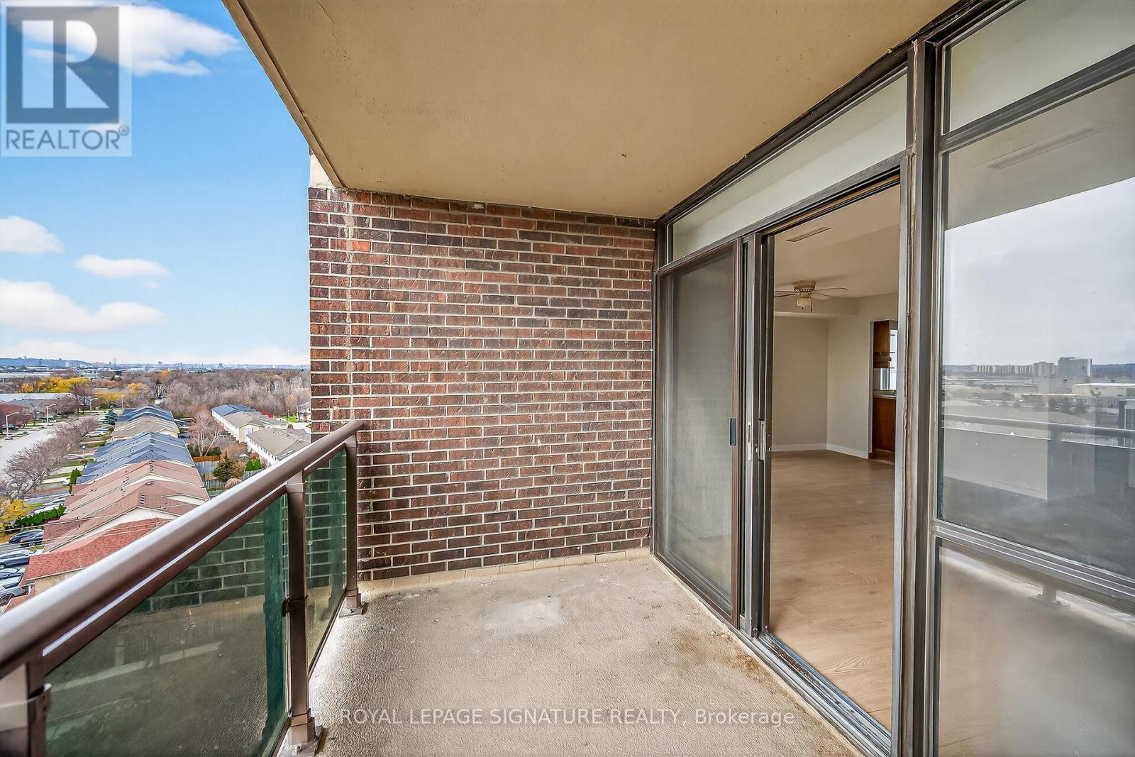 #907 301 FRANCES AVENUE - 28
