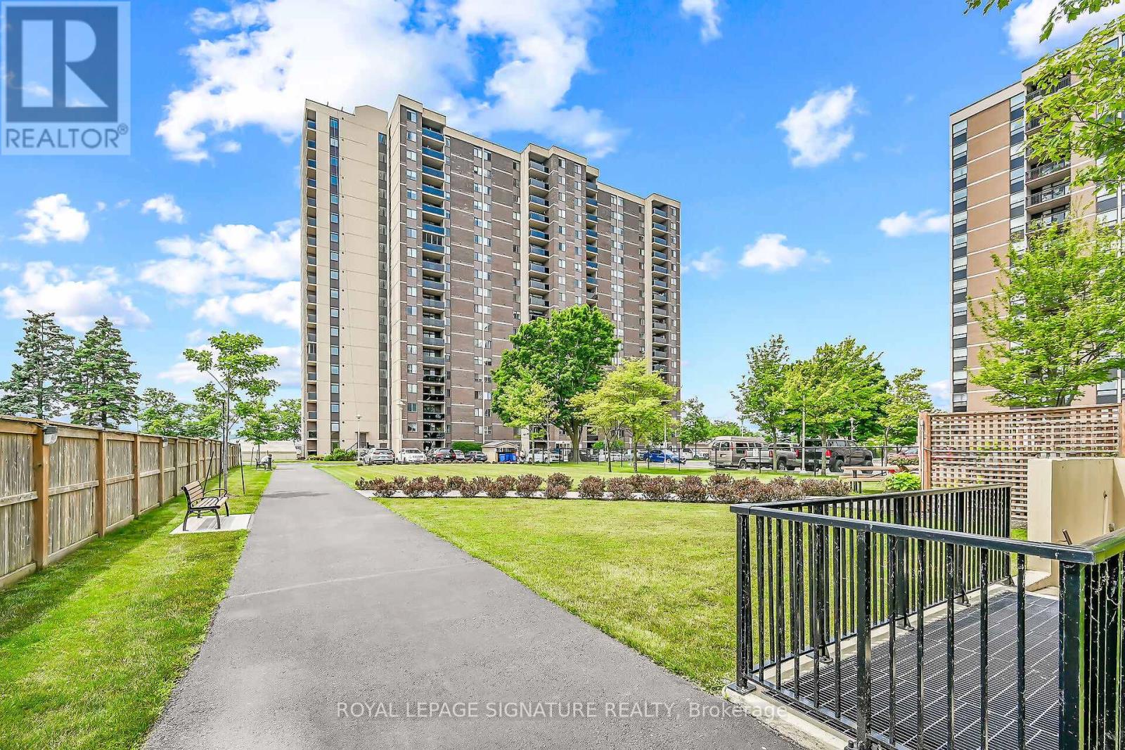 #907 301 FRANCES AVENUE - 42