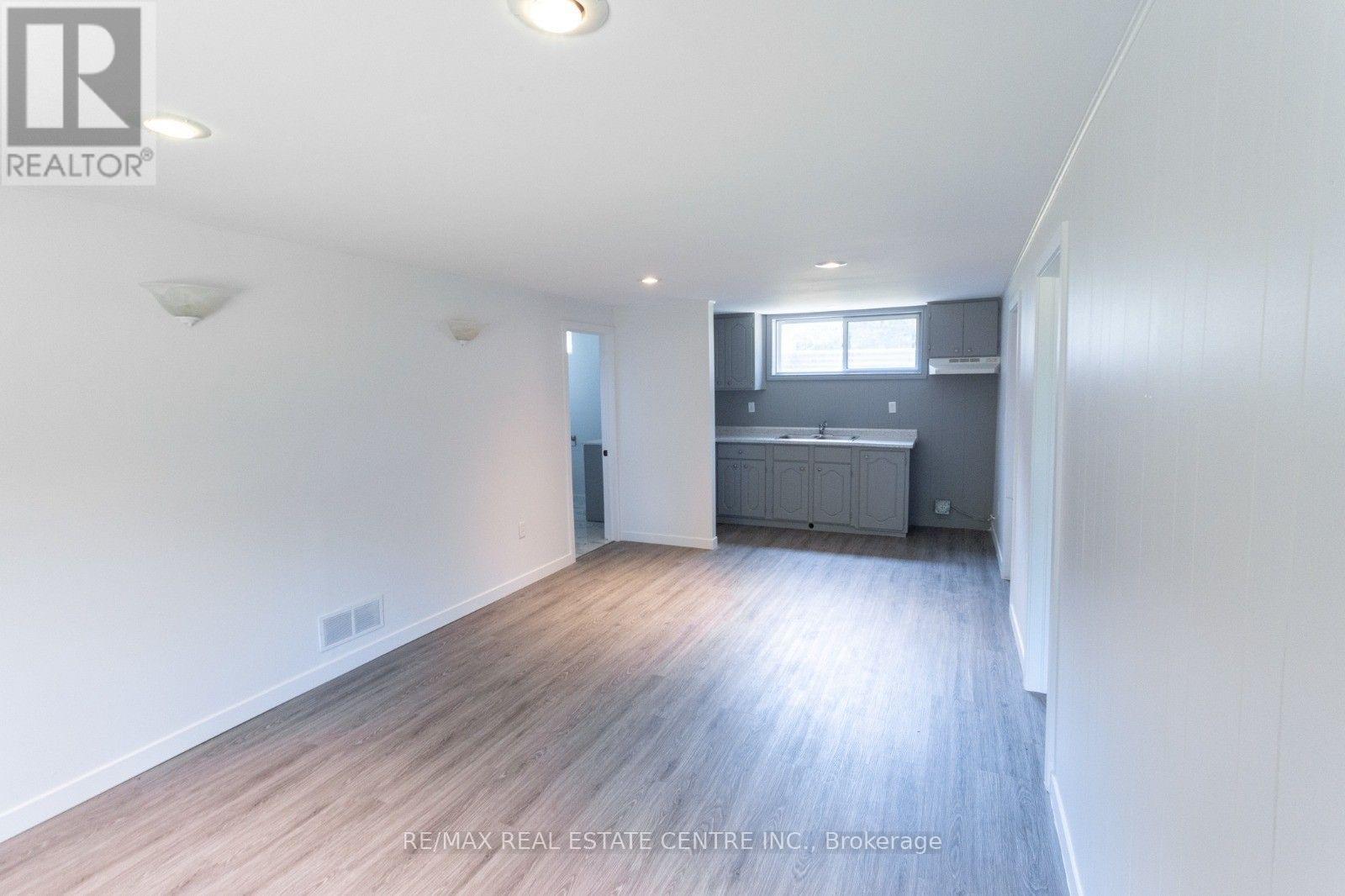 391 TAMARACK DRIVE - 13