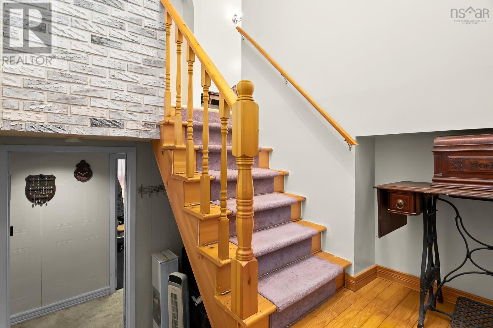 Property 24 of 43 of 128 Middle River Road