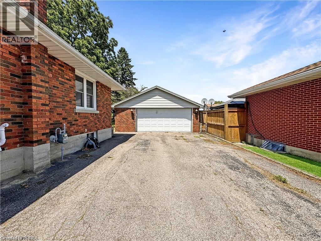 3 WESTVIEW Avenue, Brantford — photo 3