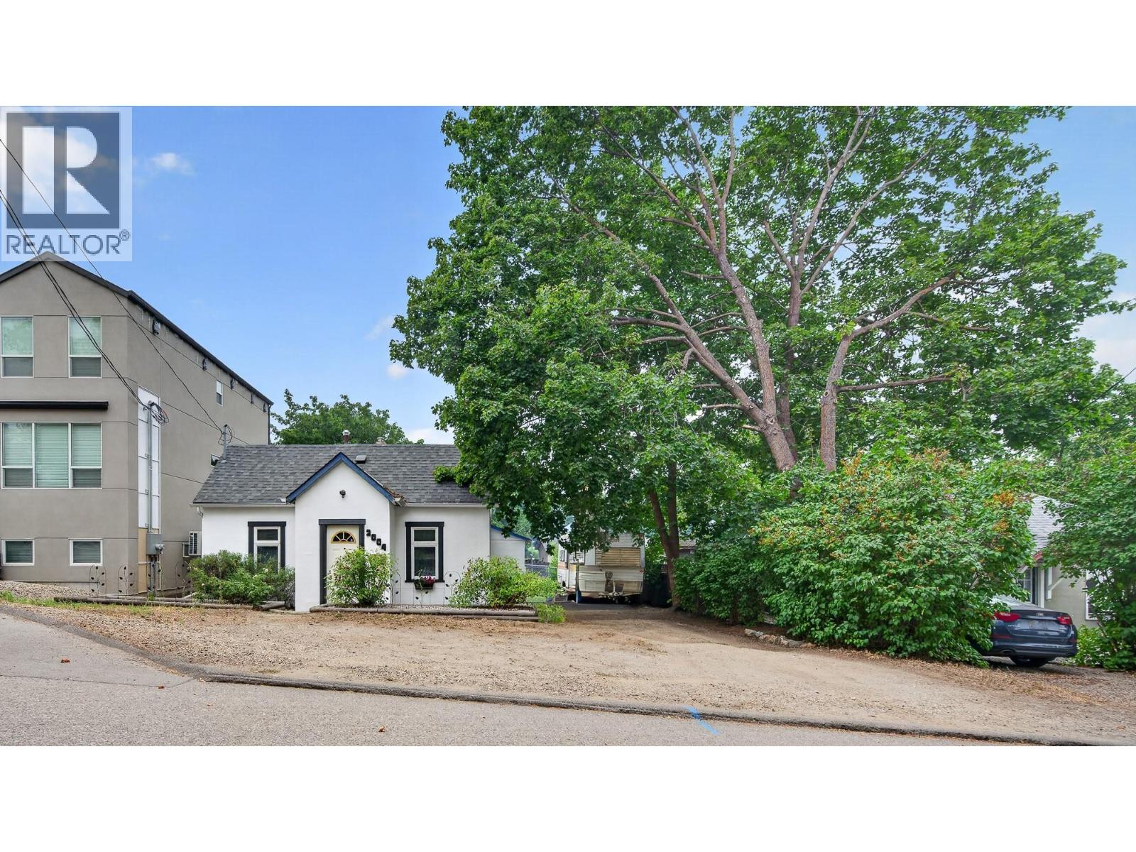 2004 33 Street, Vernon