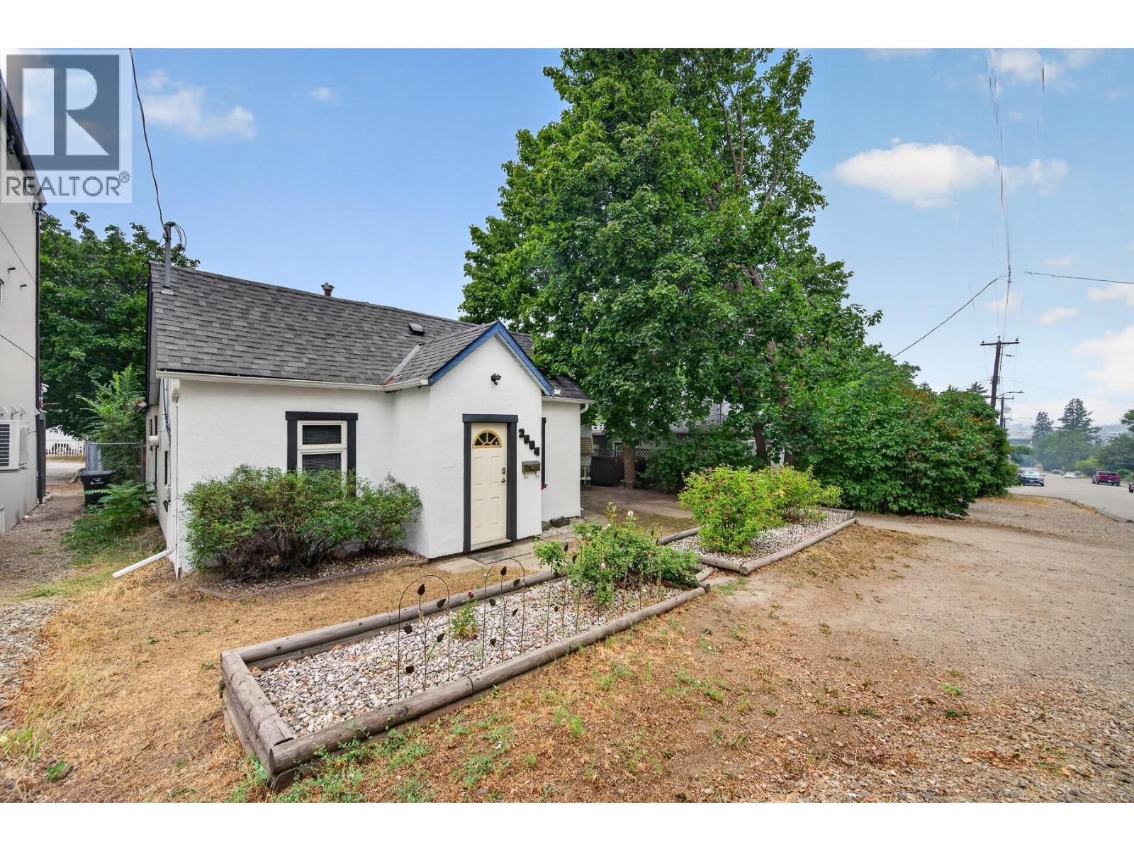 2004 33 Street, Vernon