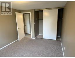 Bedroom 3 - 4 - 21 Woodlawn Road, Welland, ON L3C5Y7 Photo 6