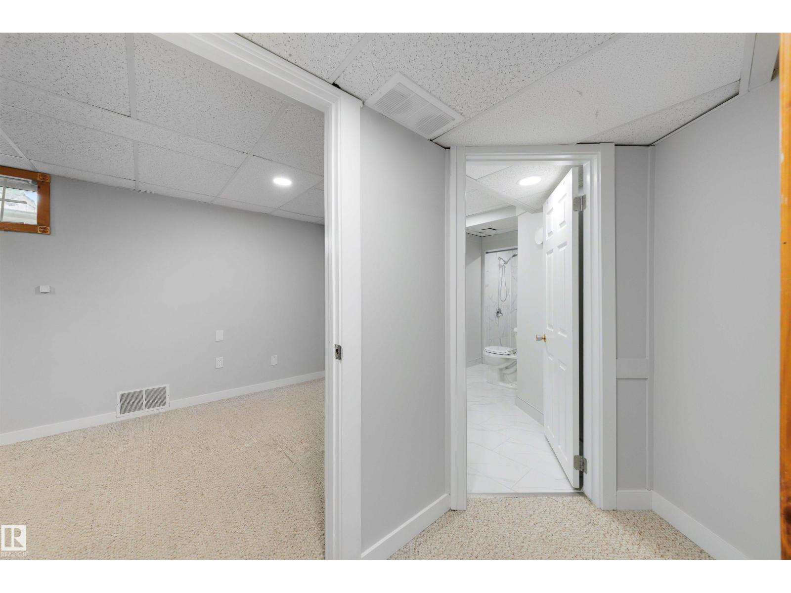 #43 3311 58 ST NW - Image 34