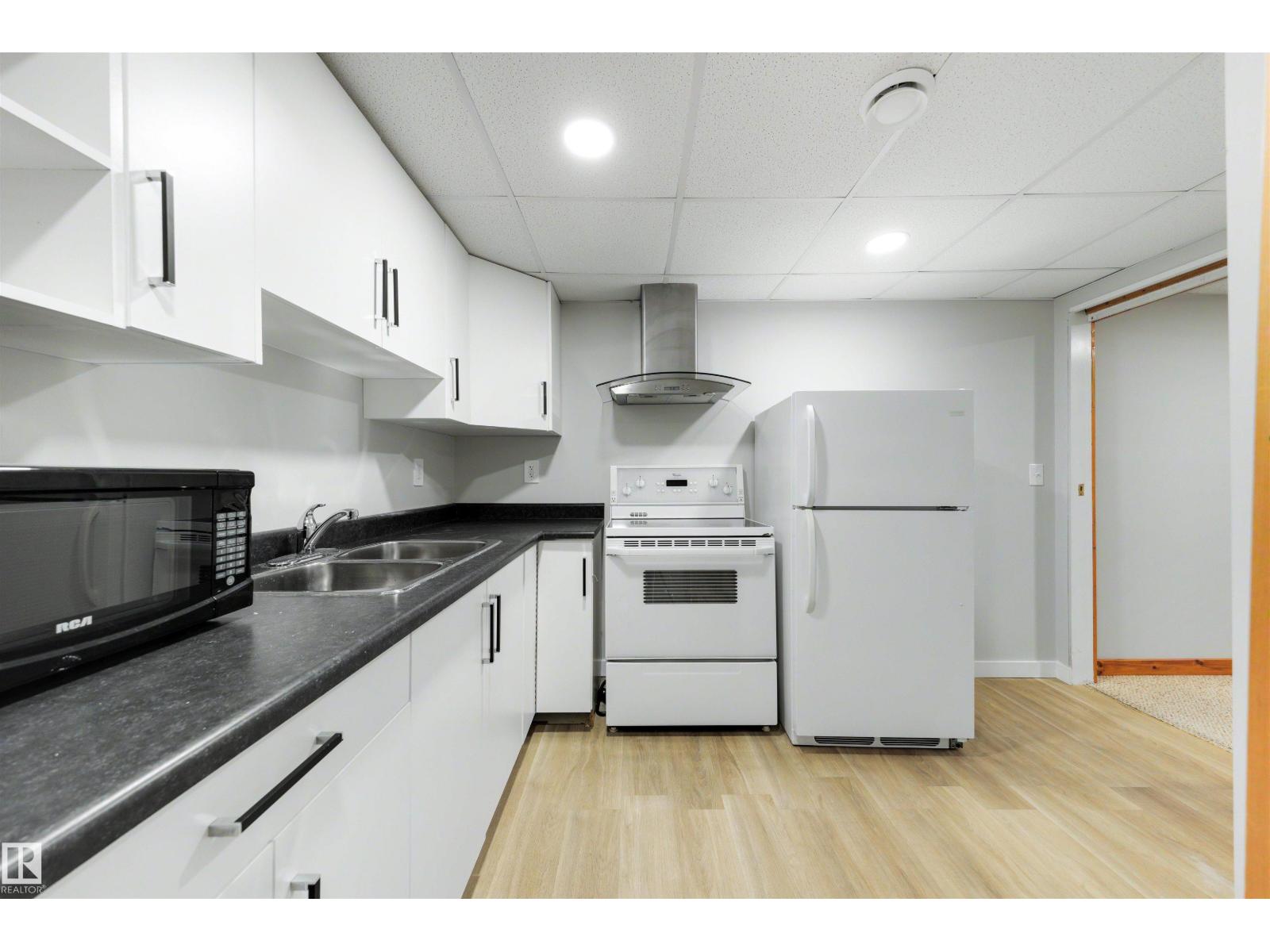 #43 3311 58 ST NW - 26