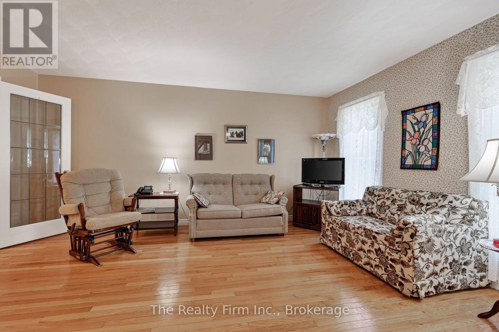573 LANSDOWNE AVENUE - 7