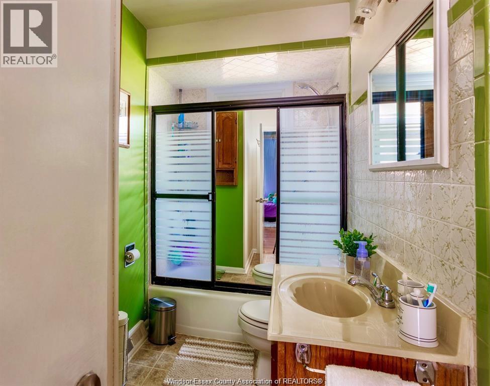 3775 MYRTLE - 13