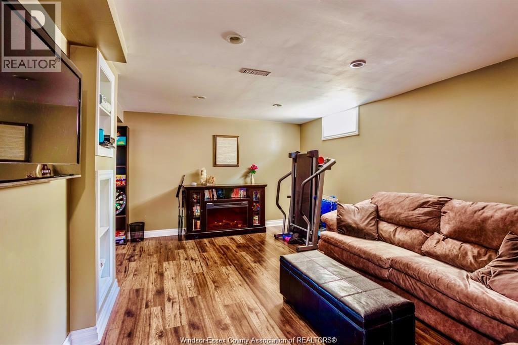 3775 MYRTLE - 16