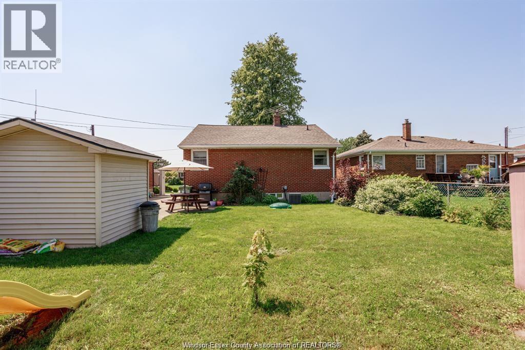 3775 MYRTLE - 23