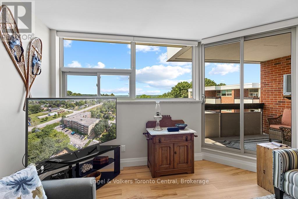 #402 860 9TH STREET E - Image 11